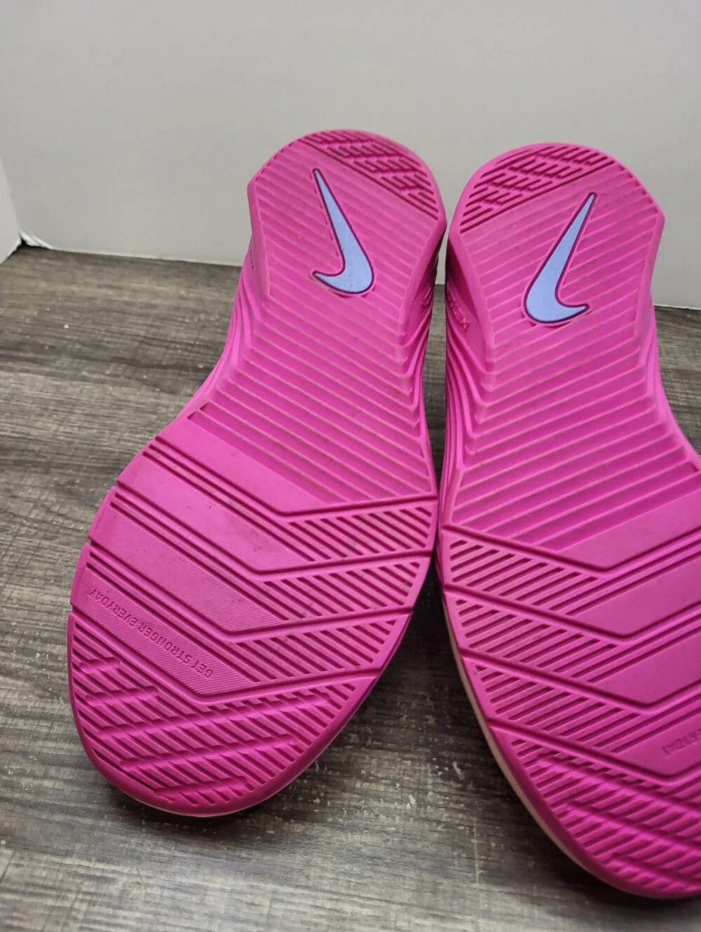 Nike Metcon 5 Training Shoes Womens 8.5 Pink Yellow Gym Sneakers AO2982-668